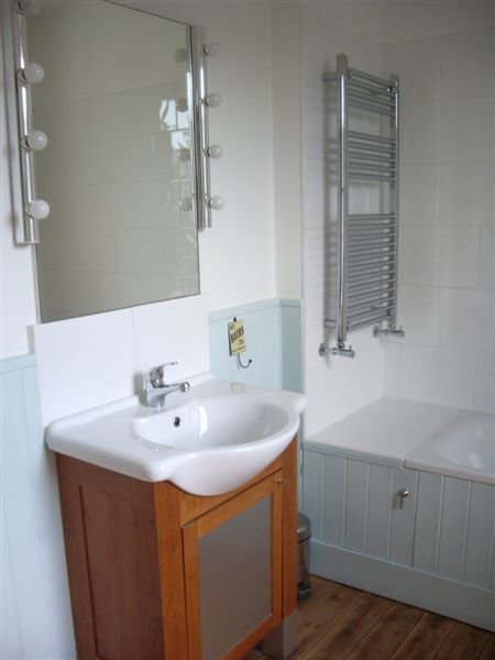 bathroomtilingplumbingandpainting3.jpg