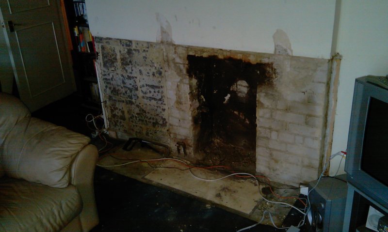 fireplacebefore.jpg
