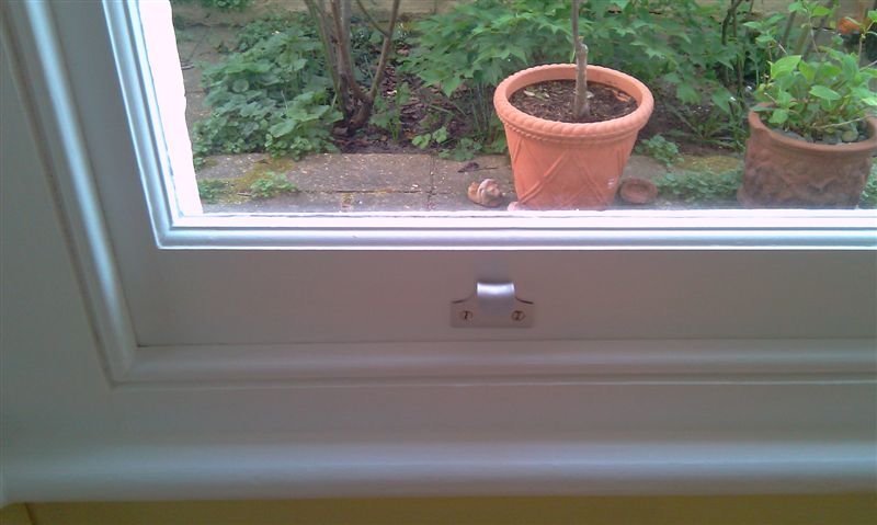 windowrefurbishmentwithnewstaffbeadandpainted.jpg